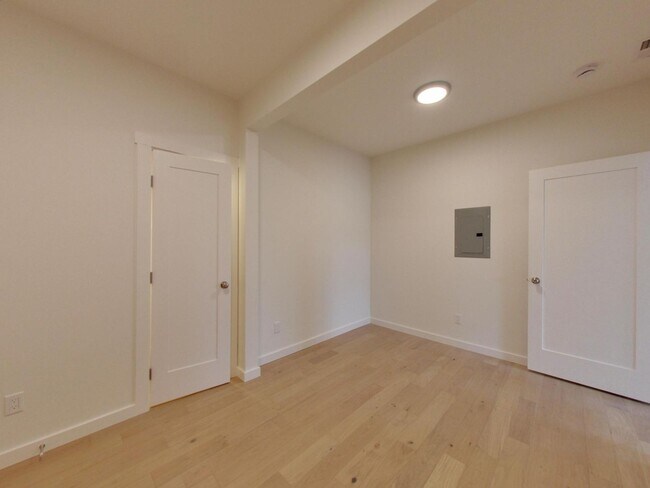 Building Photo - 1140 AB Chula Vista Ave