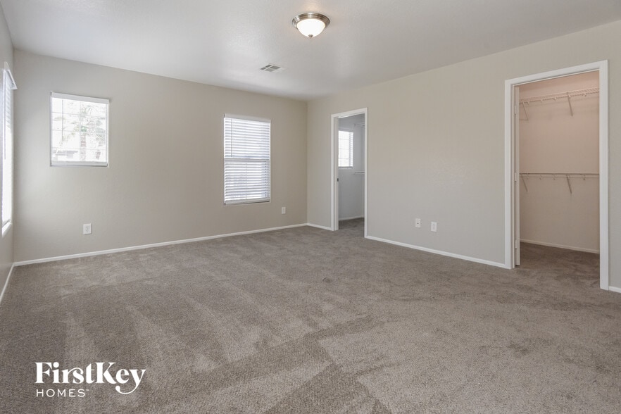 Building Photo - 613 Belsay Castle Ct