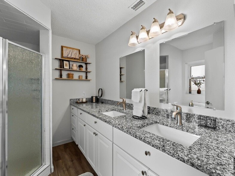 Building Photo - 1535 Ultramarine Ln