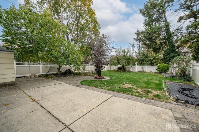 Building Photo - 496 Ragland Dr