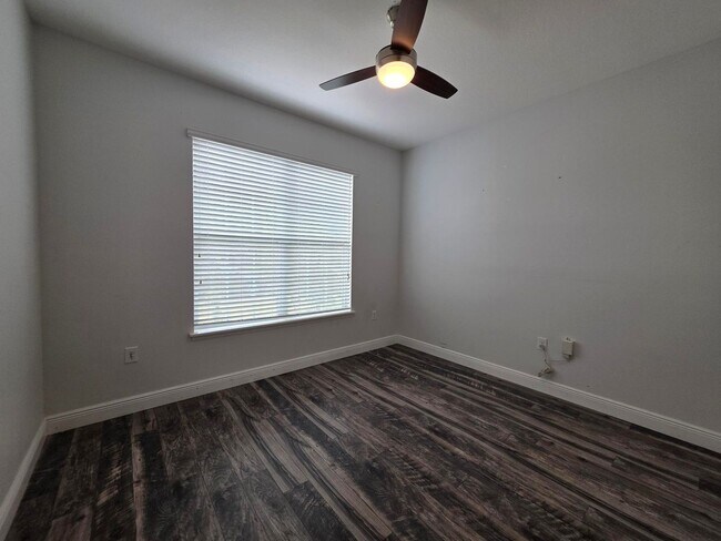 Building Photo - Gorgeous 4-Bedroom, 3-Bathroom Home in Providence