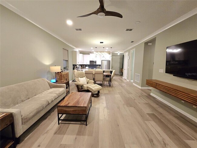Building Photo - 10635 Planer Picket Dr