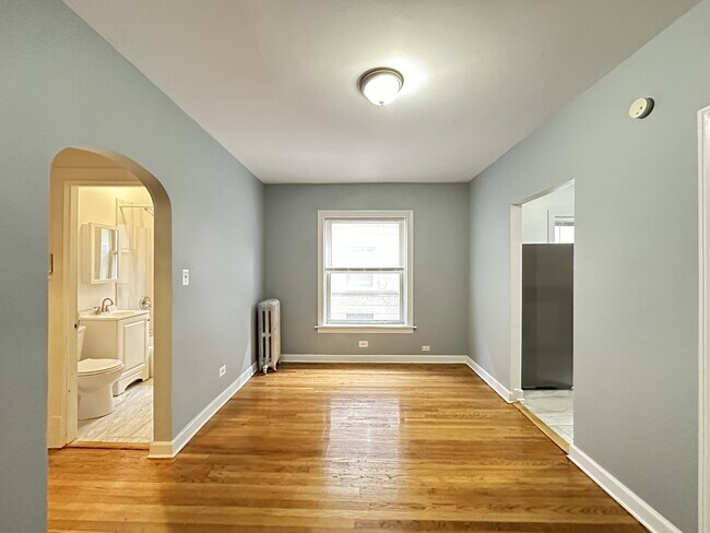 Building Photo - 6347 N Magnolia Ave