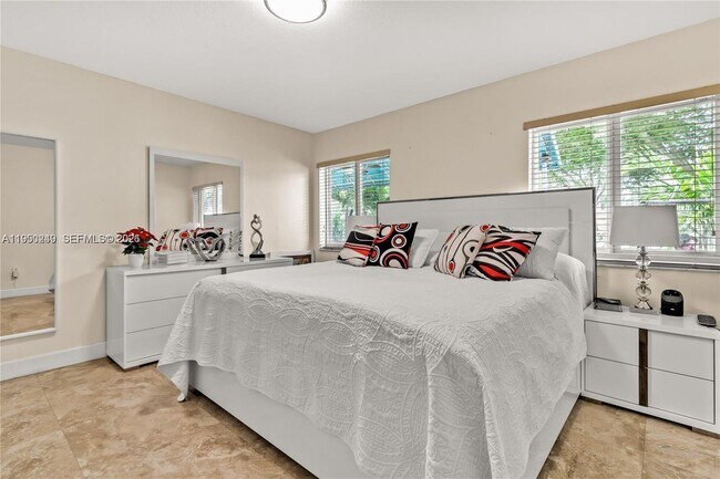 Building Photo - 16453 SW 97th St