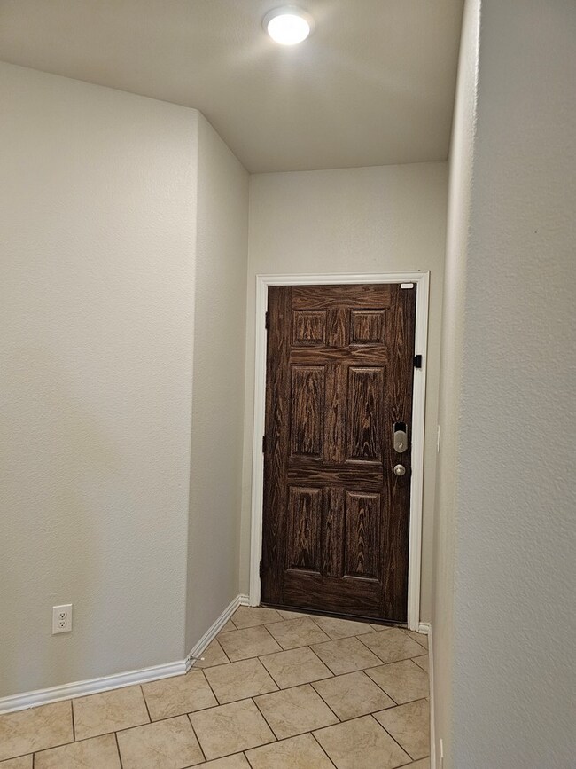 Building Photo - 7208 Brooks Ranch Rd