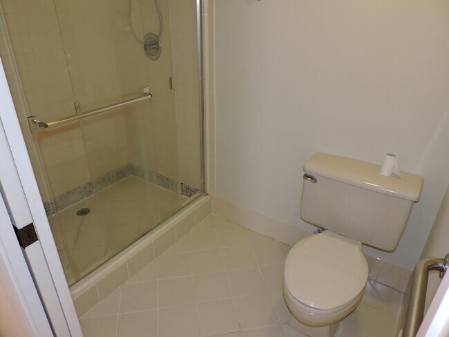 Building Photo - 701 Seafarer Cir