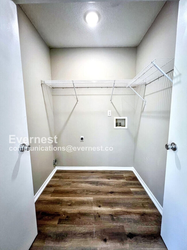 Building Photo - 7421 Cliffwood Dr