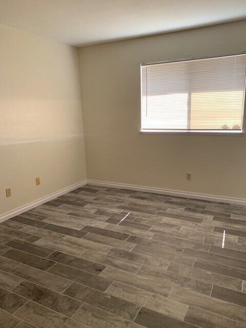 Building Photo - Redlands Home with NEW Paint & Tile Throughout