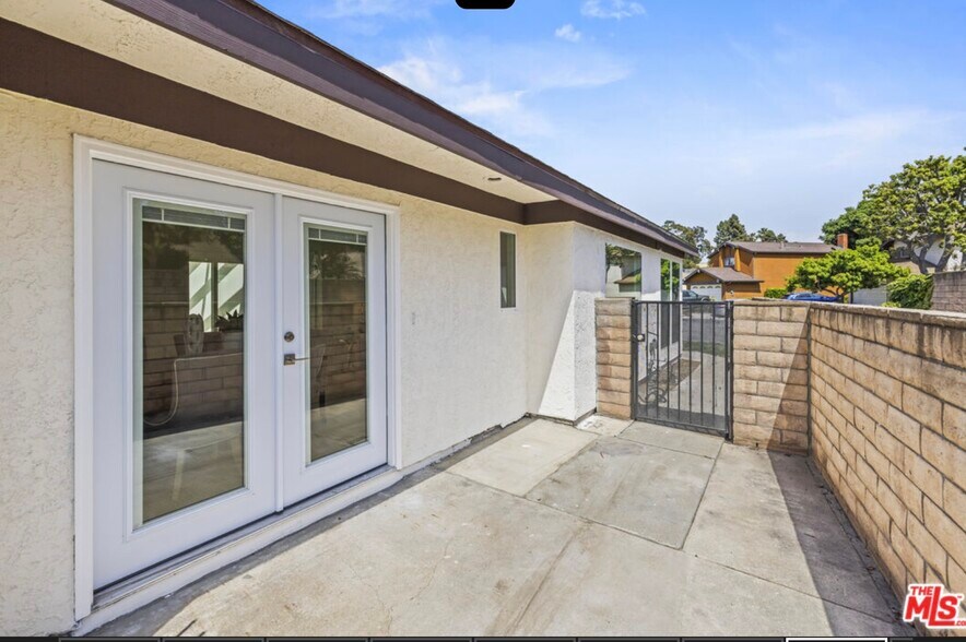 Building Photo - 13 Pepper Ct