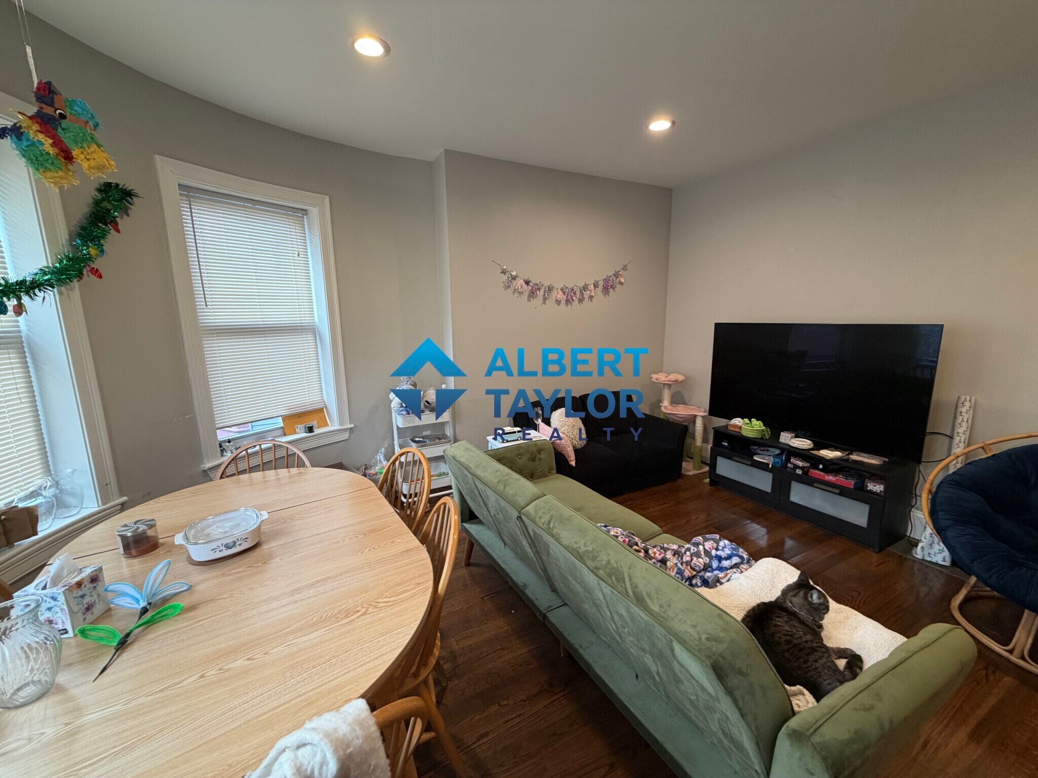 Building Photo - 92 Calumet St