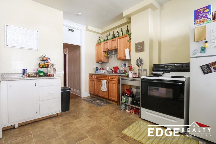 Building Photo - 1721 Commonwealth Ave