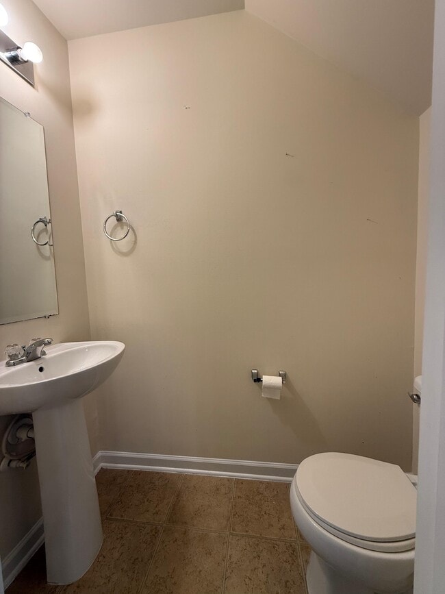 Building Photo - 8506 Quarton Dr