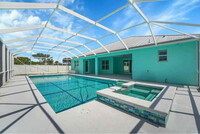 Building Photo - 2420 SE Rock Springs Dr