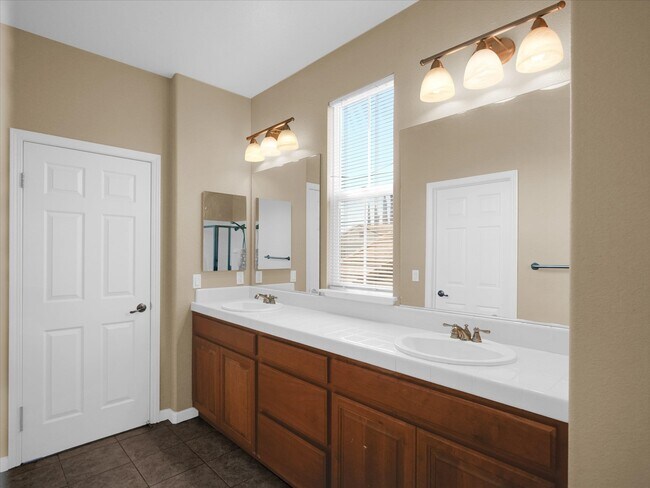 Building Photo - 4312 Middlefield Dr