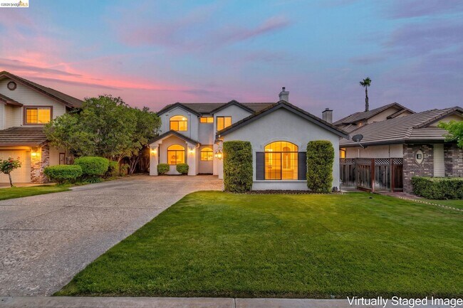 Building Photo - 5640 Edgeview Dr