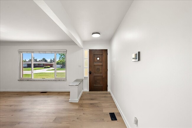 Building Photo - 11489 Anna Lisa Dr