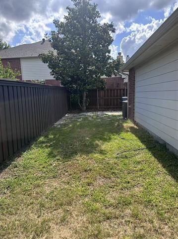 Building Photo - 1705 Honey Creek Ln
