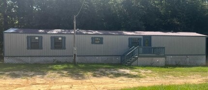 Building Photo - 3 Bed 2 Bath Mobile Home Available for Rent