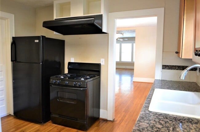 Building Photo - 1507 McDuffie St