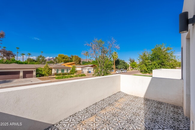 Building Photo - 4421 E Earll Dr