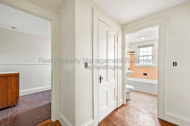 Building Photo - 16 Winthrop St
