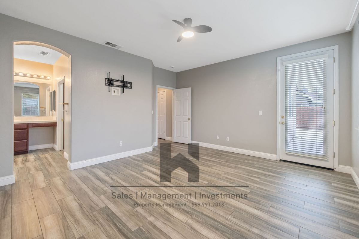 Building Photo - 3169 Brickfield Ave