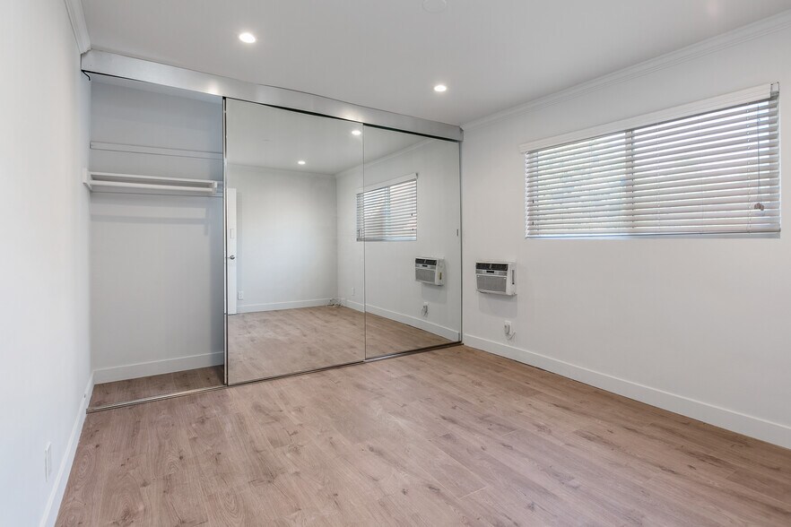 Building Photo - 2895 W 11th St