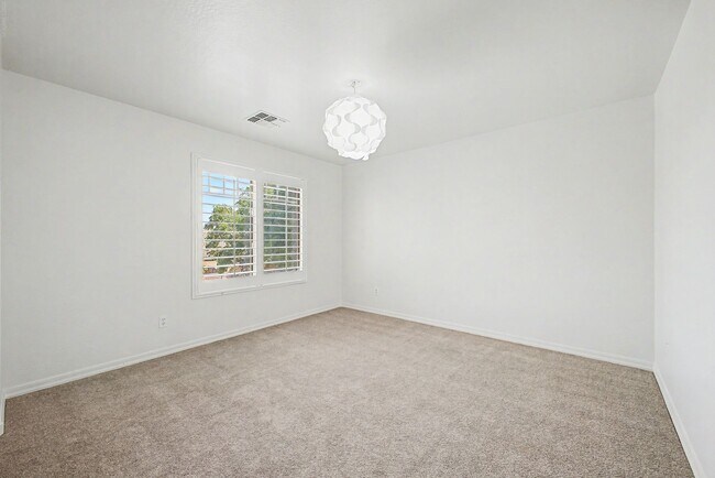 Building Photo - 42979 W Wild Horse Trail