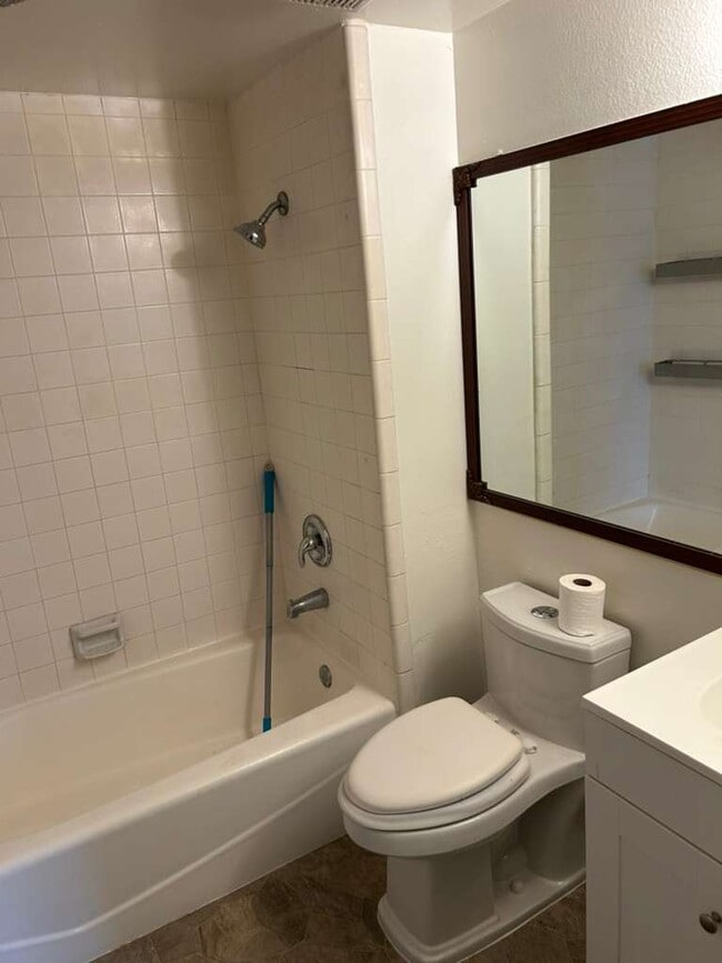 Upstairs Hall Bathroom - 1328 9th St