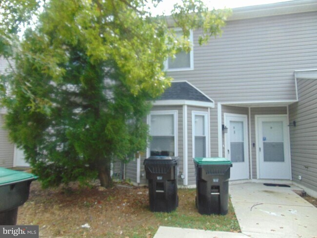 Building Photo - 24 Hopewell Ln