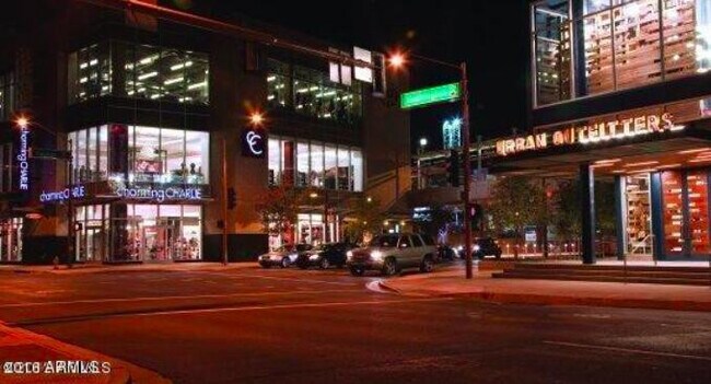 Building Photo - 310 S 4th St