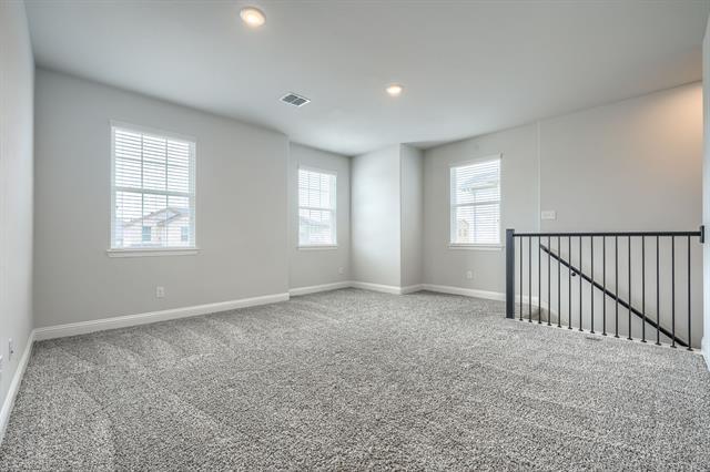 Building Photo - 724 Portina Dr