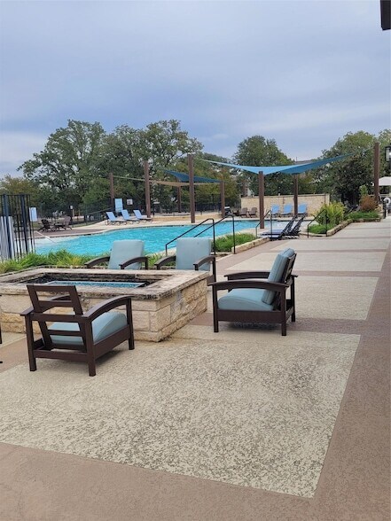 Building Photo - 121 Tall Grass Dr