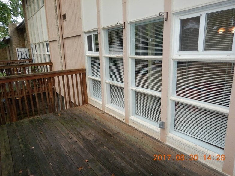 Deck - 4422 Forest Glen Ct