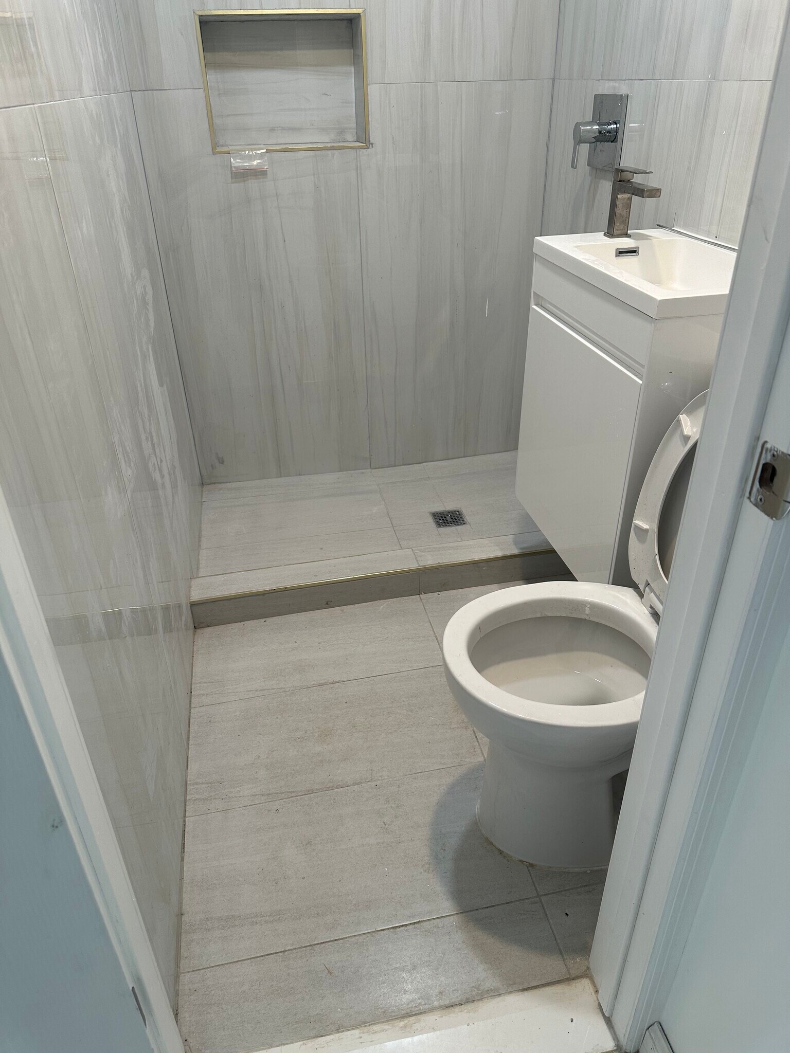 Bathroom - 8260 166th St