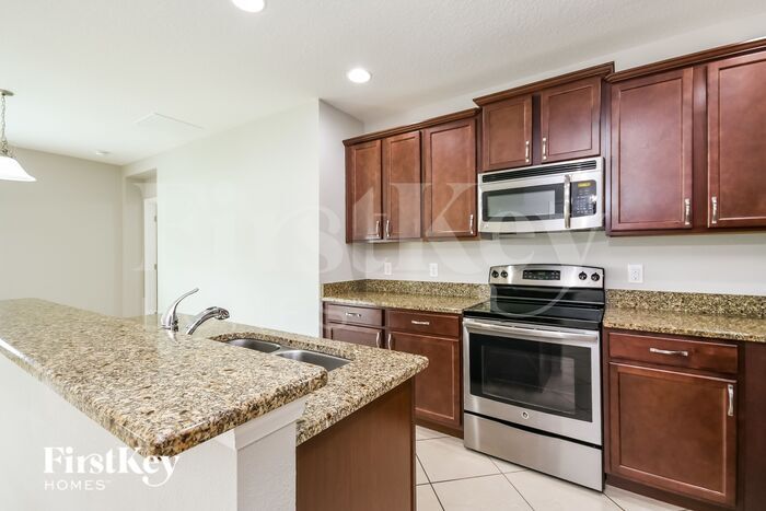 Building Photo - 4748 Rockvale Dr