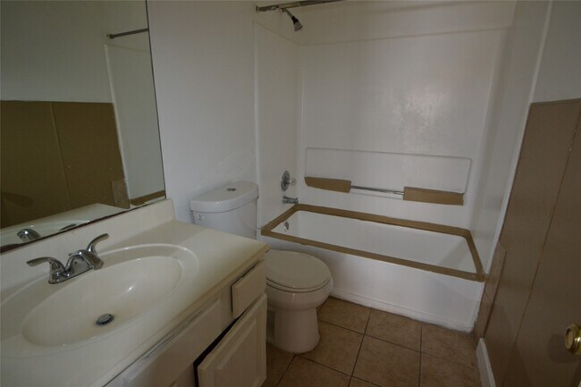 Building Photo - 3811 E Traditions Ct