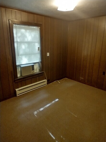 BR 1 - 235 N 25th St