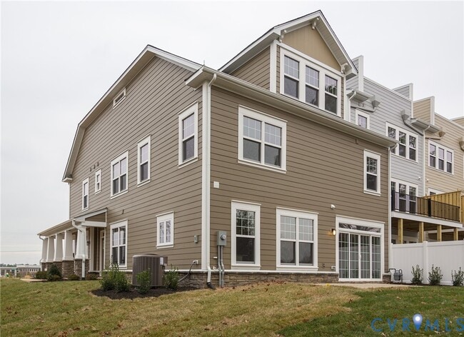 Building Photo - 5411 Hickory Ann Dr