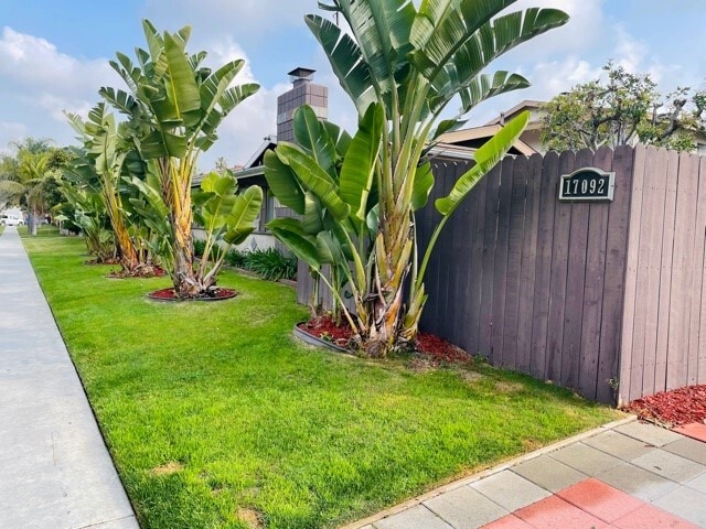 Building Photo - 17092 Emerald Ln