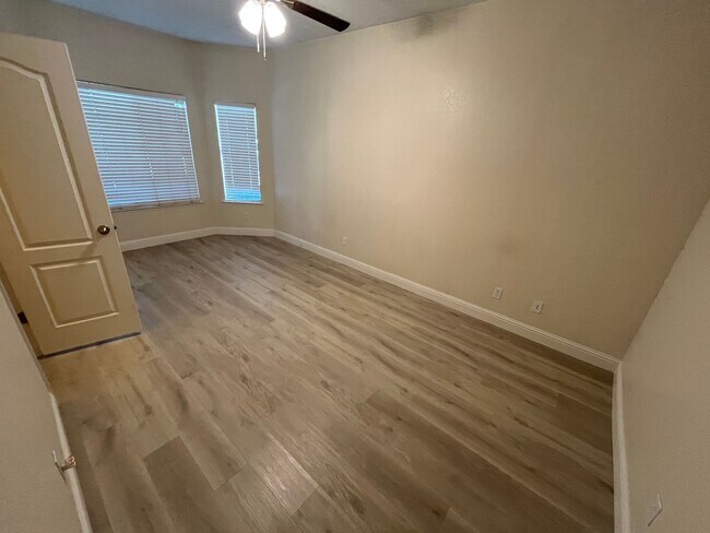 Building Photo - Beautiful Home for rent in Visalia, Ca