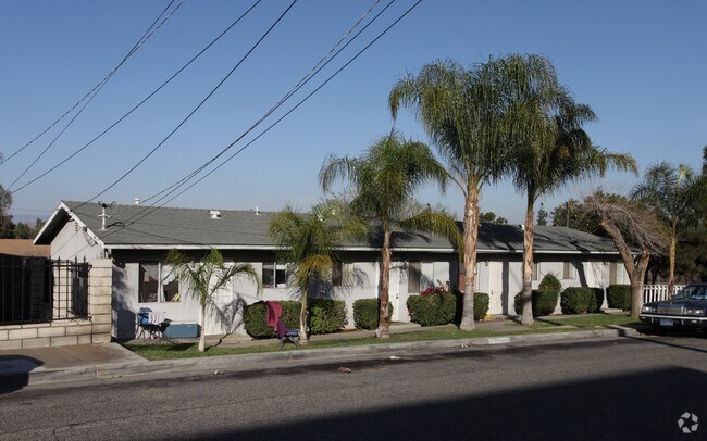 Primary Photo - 10373 Gould St