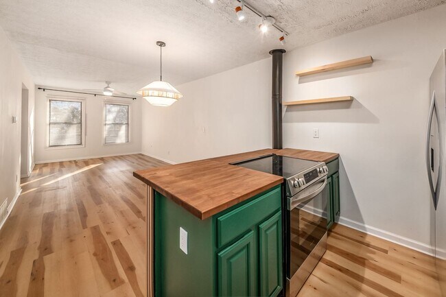 Building Photo - Fully Renovated Reynoldsburg Home