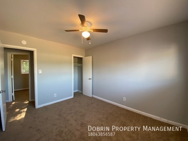 Building Photo - 2105 Phaup St