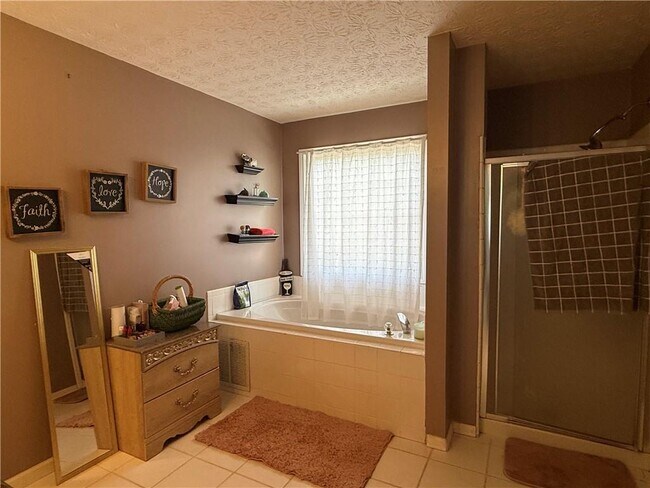 Building Photo - 7544 Winderemere Park
