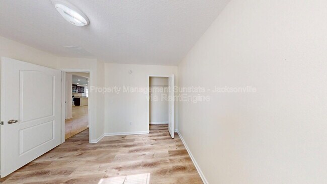 Building Photo - 630 Glendale Ln
