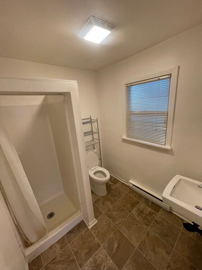 Building Photo - 530 Grove St