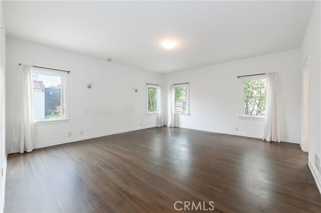 Building Photo - 156 N Orange Dr