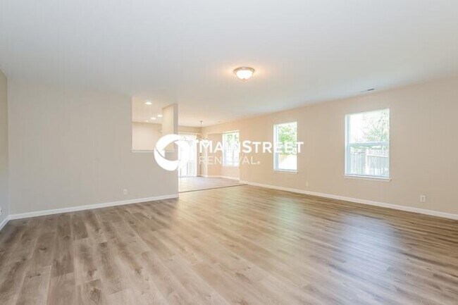 Building Photo - 3 Bedroom Pet-Friendly Home in Graham, WA with Main Street Renewal