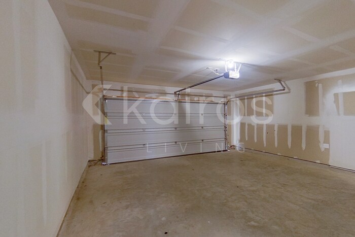 Building Photo - 236 Bluebonnet